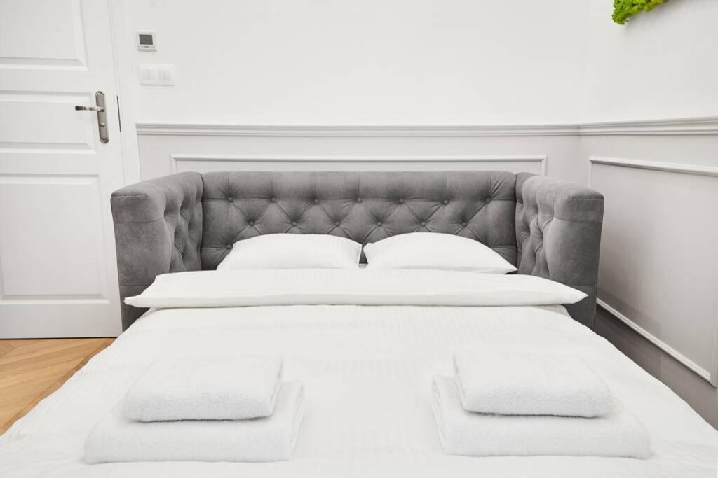 Househost Apartment I: Studencka Street Cracovia Esterno foto
