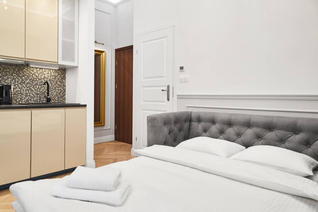 Househost Apartment I: Studencka Street Cracovia Esterno foto